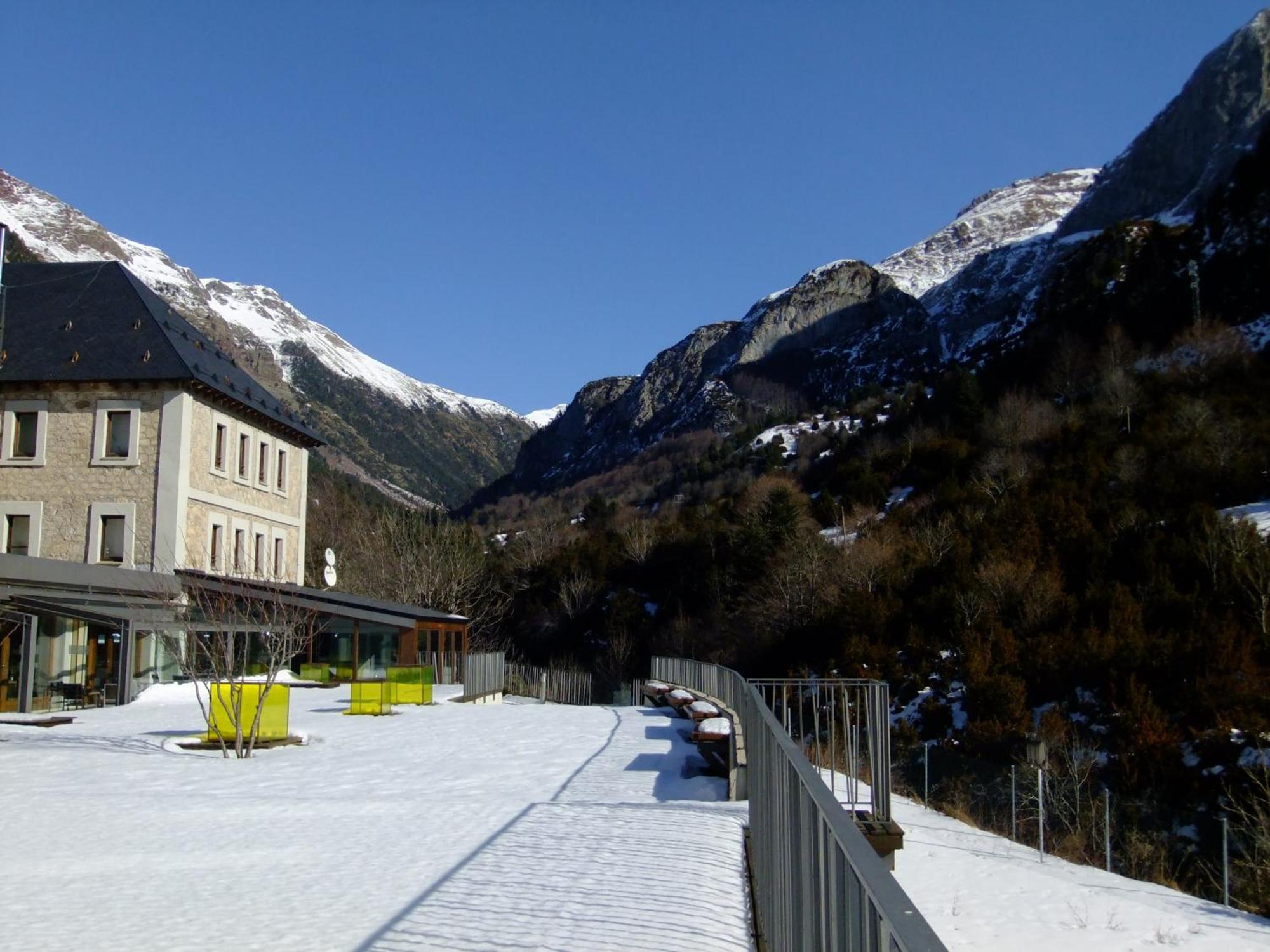 Hotel Santa Cristina Petit Spa Canfranc Exterior photo