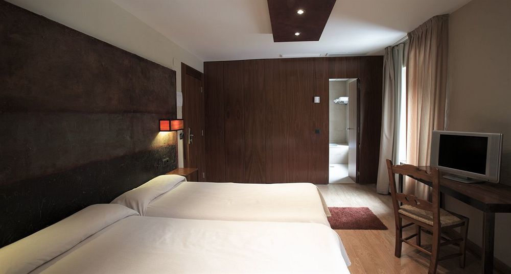 Hotel Santa Cristina Petit Spa Canfranc Exterior photo