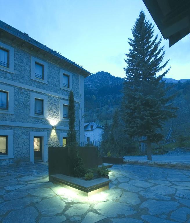 Hotel Santa Cristina Petit Spa Canfranc Exterior photo